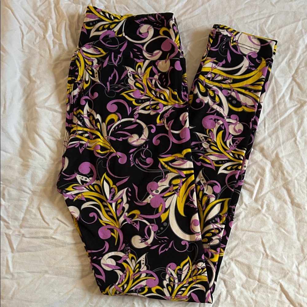 LuLaRoe Black and Purple botanical Floral Leggings